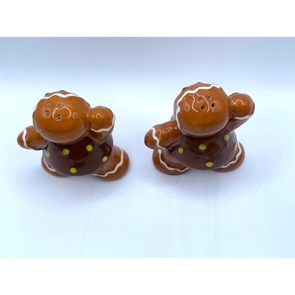 Gingerbread Man Ceramic Salt and Pepper Shakers Set Hand Wash Only Holiday Decor - Picture 6 of 9